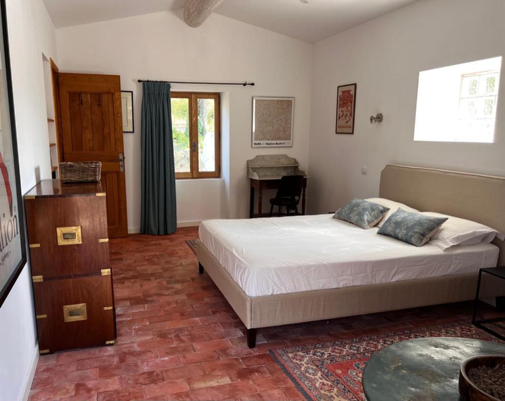 Bergerie Bed & Breakfast Montjustin Bagian luar foto